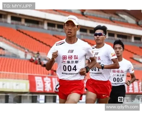 重庆足球队耐力变革引发热议探索新战术与训练模式的结合之路 重庆足球队耐力变革引发热议探索新战术与训练模式的结合之路